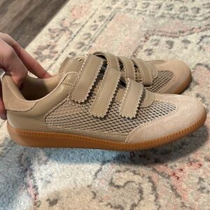 Steve Madden Tan Sneakers